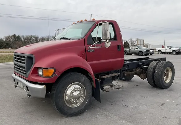 2000 FORD F-650 DIFETTI