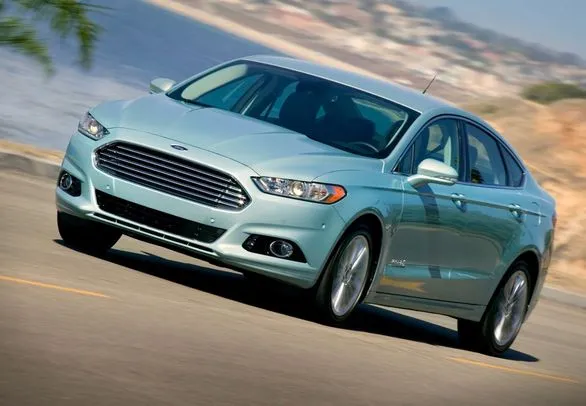 2013 FORD FUSION HYBRID DIFETTI