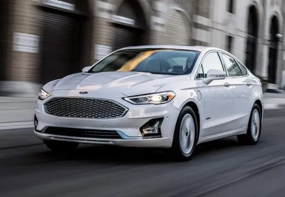 FORD FUSION HYBRID PROBLEMI
