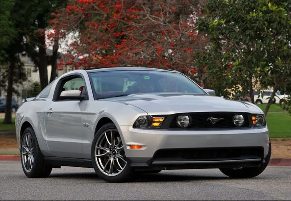 2010 FORD MUSTANG DIFETTI
