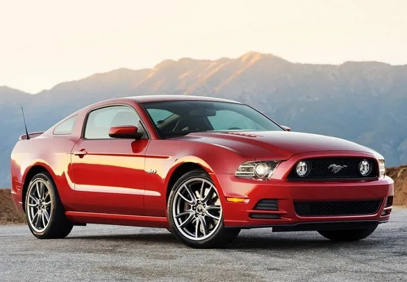 2013 FORD MUSTANG DIFETTI