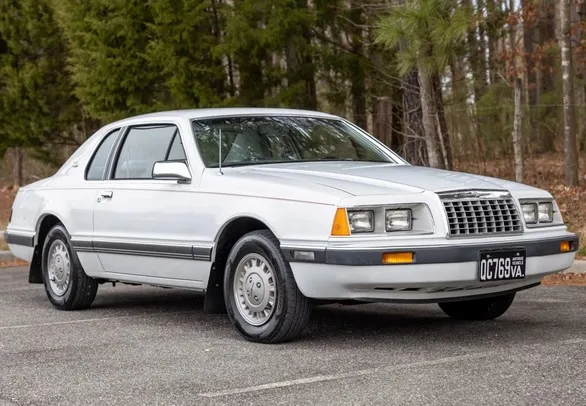 1983 FORD THUNDERBIRD DIFETTI