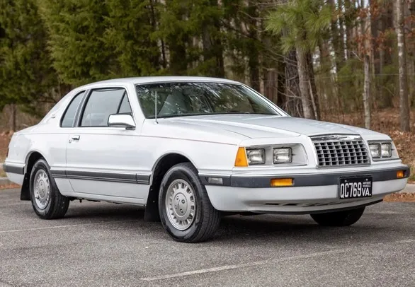 1984 FORD THUNDERBIRD DIFETTI